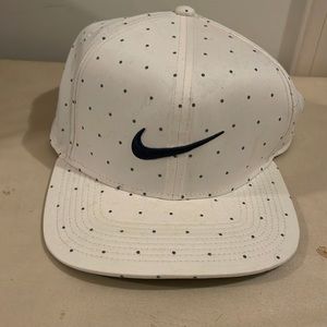 Nike sport golf hat